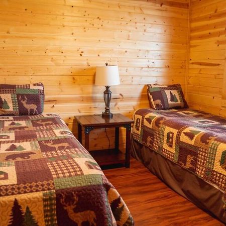 The Lodge At Van Hook New Town Bagian luar foto